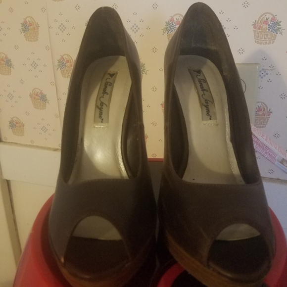 Peeptoe pump - Picture 2 of 3